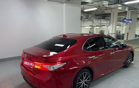 Toyota Camry, 2021 год, 3 950 000 рублей, 2 фотография