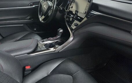 Toyota Camry, 2021 год, 3 550 000 рублей, 13 фотография