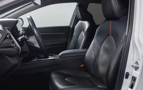 Toyota Camry, 2021 год, 3 550 000 рублей, 16 фотография