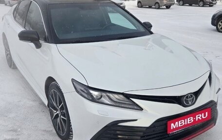 Toyota Camry, 2021 год, 3 550 000 рублей, 6 фотография