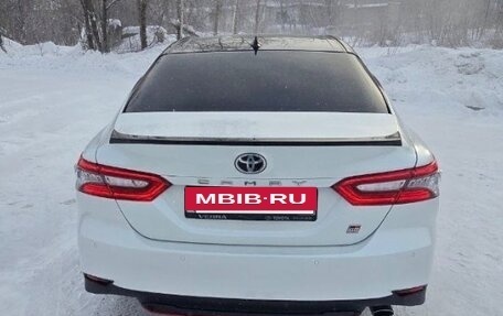 Toyota Camry, 2021 год, 3 550 000 рублей, 8 фотография