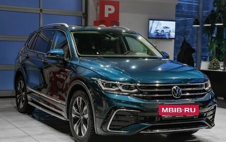 Volkswagen Tiguan II, 2021 год, 4 249 000 рублей, 3 фотография