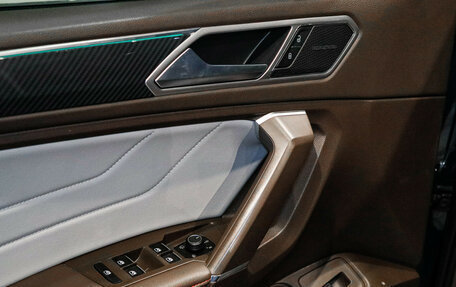 Volkswagen Tiguan II, 2021 год, 4 249 000 рублей, 17 фотография