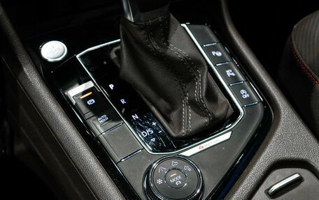 Volkswagen Tiguan II, 2021 год, 4 249 000 рублей, 23 фотография