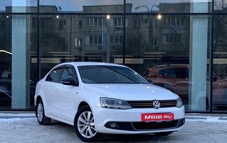 Volkswagen Jetta VI, 2013 год, 1 050 000 рублей, 3 фотография