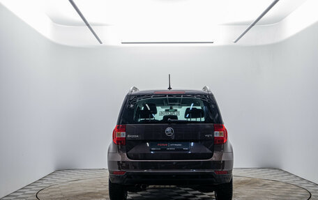 Skoda Yeti I рестайлинг, 2017 год, 1 700 000 рублей, 6 фотография