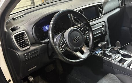 KIA Sportage IV рестайлинг, 2019 год, 2 200 000 рублей, 3 фотография