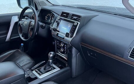 Toyota Land Cruiser Prado 150 рестайлинг 2, 2018 год, 5 750 000 рублей, 10 фотография