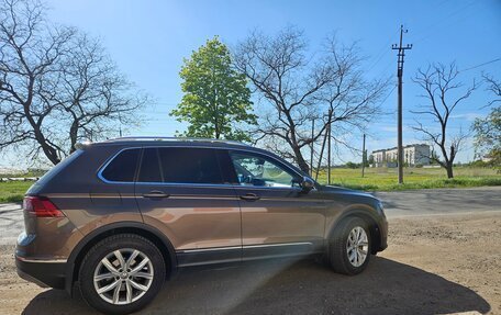 Volkswagen Tiguan II, 2017 год, 2 300 000 рублей, 2 фотография