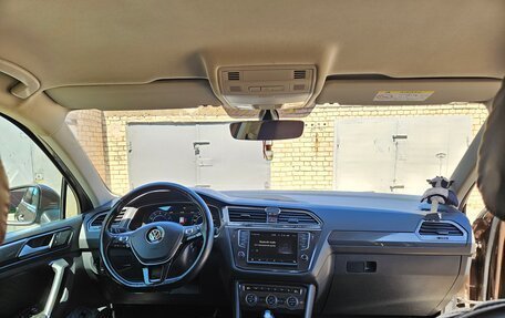 Volkswagen Tiguan II, 2017 год, 2 300 000 рублей, 4 фотография