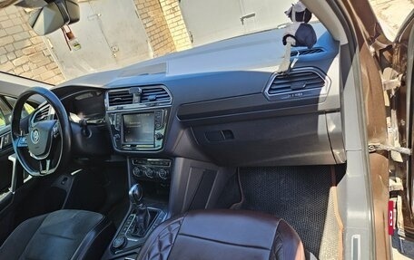 Volkswagen Tiguan II, 2017 год, 2 300 000 рублей, 10 фотография