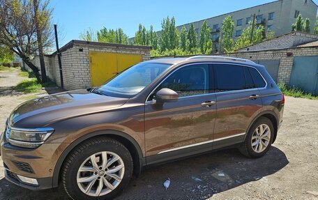 Volkswagen Tiguan II, 2017 год, 2 300 000 рублей, 19 фотография