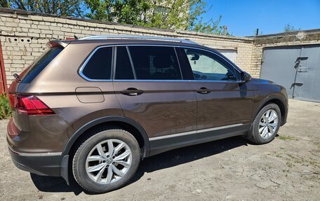 Volkswagen Tiguan II, 2017 год, 2 300 000 рублей, 24 фотография