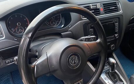 Volkswagen Jetta VI, 2011 год, 1 050 000 рублей, 10 фотография