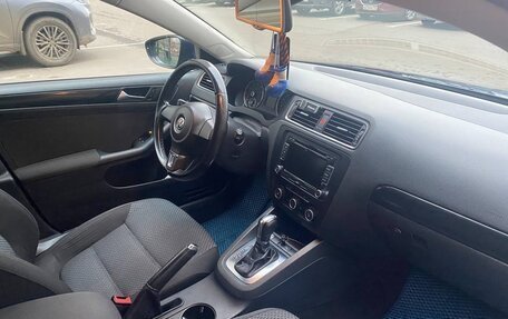 Volkswagen Jetta VI, 2011 год, 1 050 000 рублей, 7 фотография