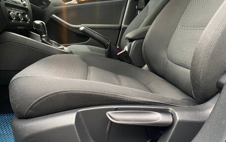 Volkswagen Jetta VI, 2011 год, 1 050 000 рублей, 12 фотография