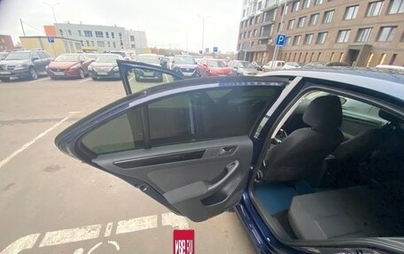 Volkswagen Jetta VI, 2011 год, 1 050 000 рублей, 16 фотография