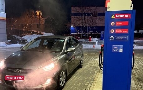 Hyundai Solaris II рестайлинг, 2011 год, 650 000 рублей, 11 фотография