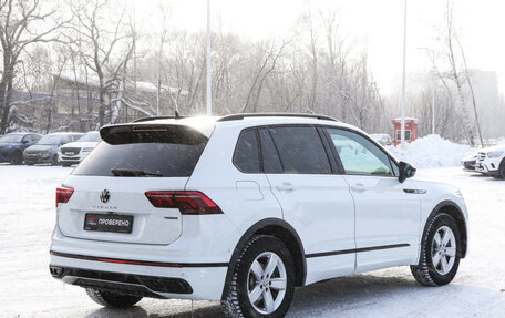 Volkswagen Tiguan II, 2021 год, 4 070 000 рублей, 5 фотография