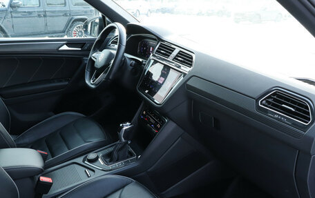 Volkswagen Tiguan II, 2021 год, 4 070 000 рублей, 9 фотография