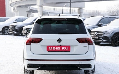 Volkswagen Tiguan II, 2021 год, 4 070 000 рублей, 6 фотография