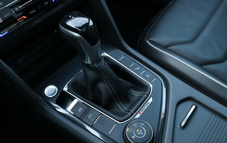 Volkswagen Tiguan II, 2021 год, 4 070 000 рублей, 16 фотография