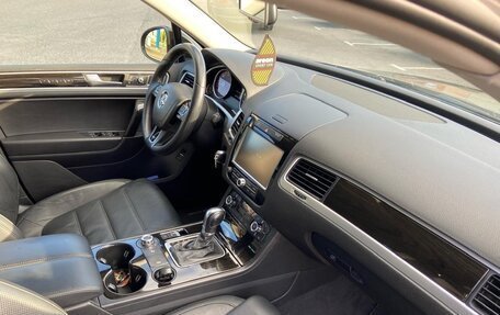 Volkswagen Touareg III, 2011 год, 2 350 000 рублей, 6 фотография