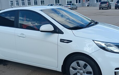 KIA Rio III рестайлинг, 2016 год, 875 000 рублей, 2 фотография