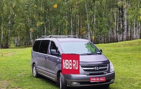 Hyundai H-1 II рестайлинг, 2011 год, 1 700 000 рублей, 1 фотография