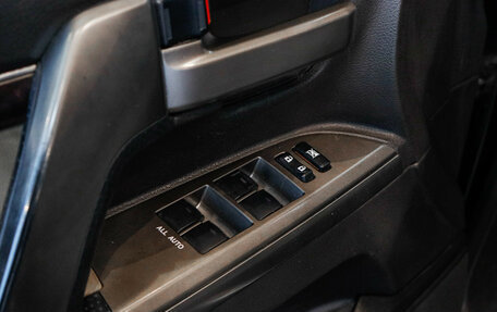 Toyota Land Cruiser 200, 2009 год, 2 800 000 рублей, 19 фотография