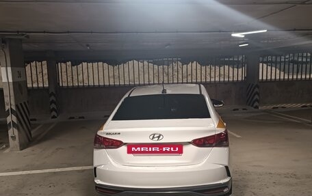 Hyundai Solaris II рестайлинг, 2021 год, 980 000 рублей, 4 фотография