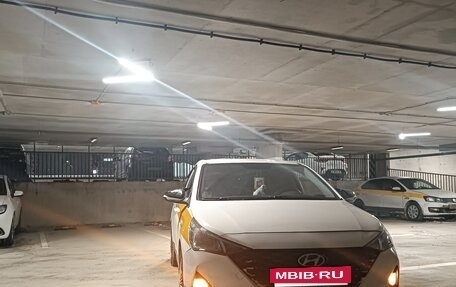 Hyundai Solaris II рестайлинг, 2021 год, 980 000 рублей, 2 фотография