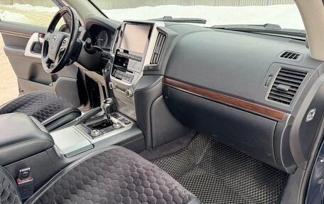 Toyota Land Cruiser 200, 2015 год, 5 700 000 рублей, 10 фотография