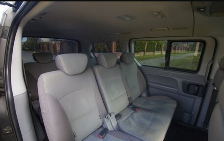 Hyundai H-1 II рестайлинг, 2011 год, 1 700 000 рублей, 4 фотография