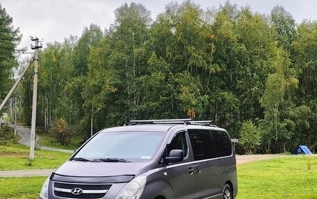 Hyundai H-1 II рестайлинг, 2011 год, 1 700 000 рублей, 2 фотография