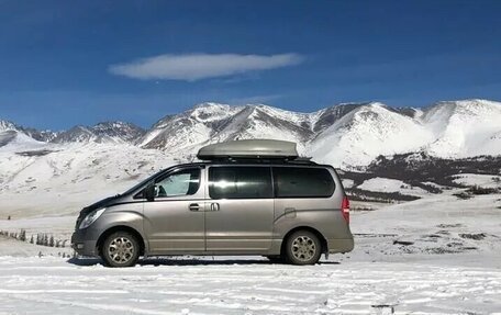 Hyundai H-1 II рестайлинг, 2011 год, 1 700 000 рублей, 8 фотография