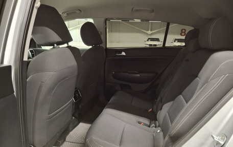 KIA Sportage IV рестайлинг, 2018 год, 1 999 000 рублей, 15 фотография