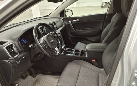 KIA Sportage IV рестайлинг, 2018 год, 1 999 000 рублей, 20 фотография