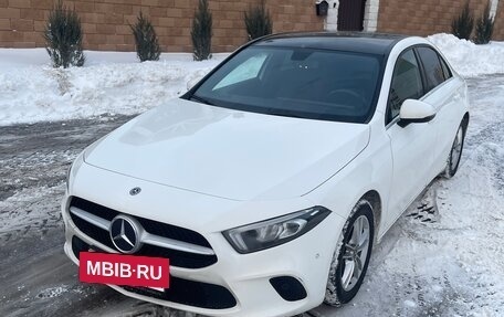 Mercedes-Benz A-Класс, 2020 год, 2 350 000 рублей, 2 фотография