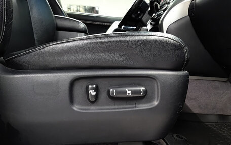 Toyota Land Cruiser 200, 2013 год, 3 250 000 рублей, 30 фотография