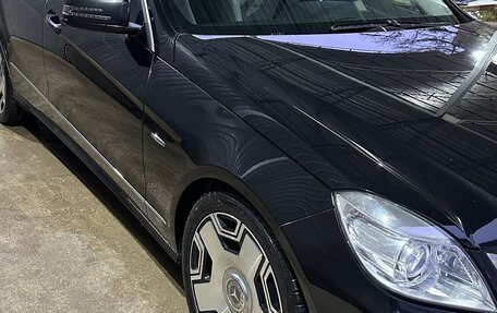 Mercedes-Benz E-Класс, 2010 год, 1 870 000 рублей, 2 фотография