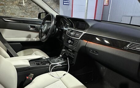 Mercedes-Benz E-Класс, 2010 год, 1 870 000 рублей, 6 фотография