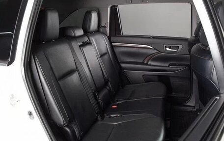 Toyota Highlander III, 2014 год, 2 550 000 рублей, 8 фотография