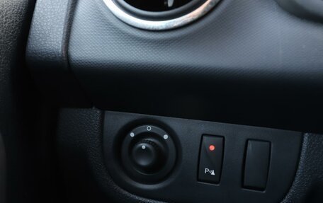 Renault Logan II, 2015 год, 769 000 рублей, 13 фотография