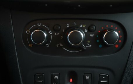 Renault Logan II, 2015 год, 769 000 рублей, 17 фотография