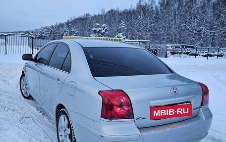 Toyota Avensis III рестайлинг, 2005 год, 840 000 рублей, 10 фотография