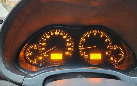 Toyota Avensis III рестайлинг, 2005 год, 840 000 рублей, 25 фотография