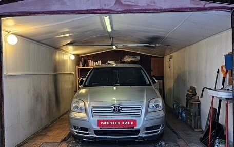 Toyota Avensis III рестайлинг, 2005 год, 840 000 рублей, 20 фотография