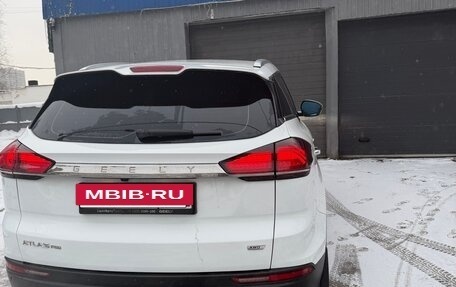 Geely Atlas, 2023 год, 2 300 000 рублей, 4 фотография