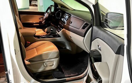 KIA Carnival III, 2019 год, 3 150 000 рублей, 25 фотография